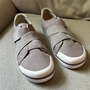 NWOB Keen sneakers